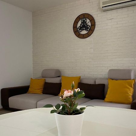 Sunny Deluxe Apartment Cosmopolis Stefanestii de Jos Exterior photo